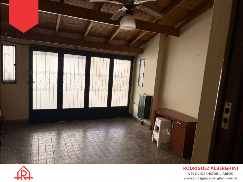 Casa en barrio PYM (Nº 65. Acceso por 34 e/23 y 25) — foto 2