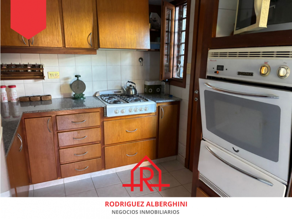 CASA EN VENTA (Calle 38 e/23 y 25) - 2