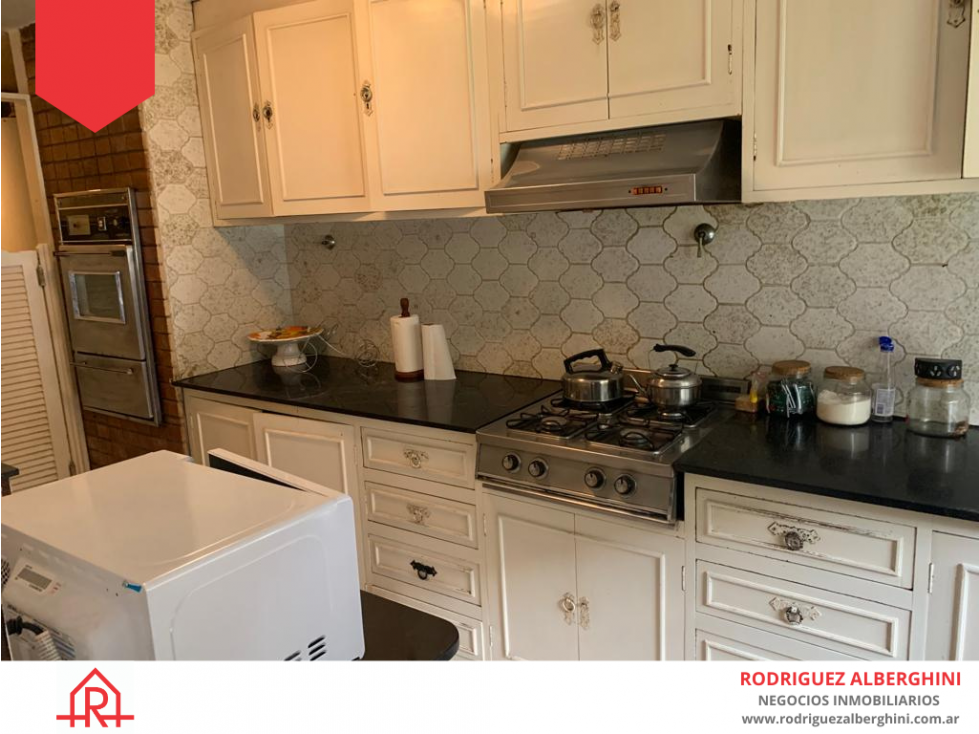 Amplio chalet (Calle 14 e/17 y Av. Del Valle) - 6