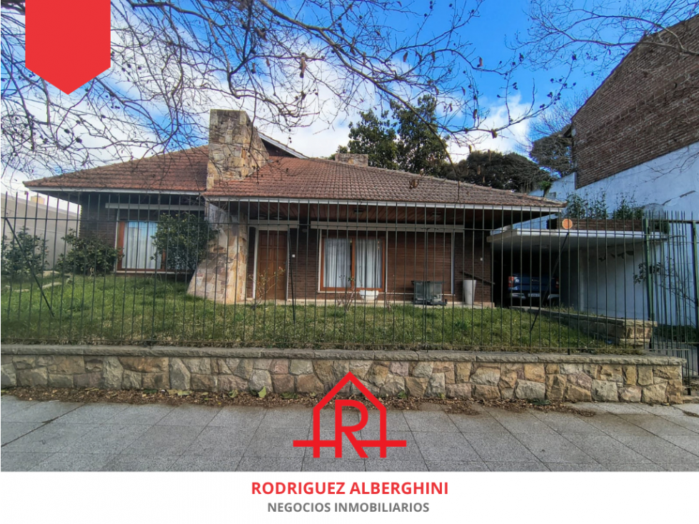 CASA EN VENTA (Calle 25 e/22 y 24)