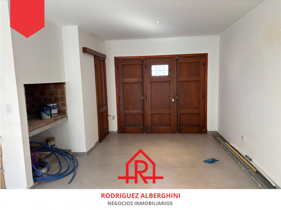 CASA EN VENTA (Calle 12 entre 13 y 15) - 2