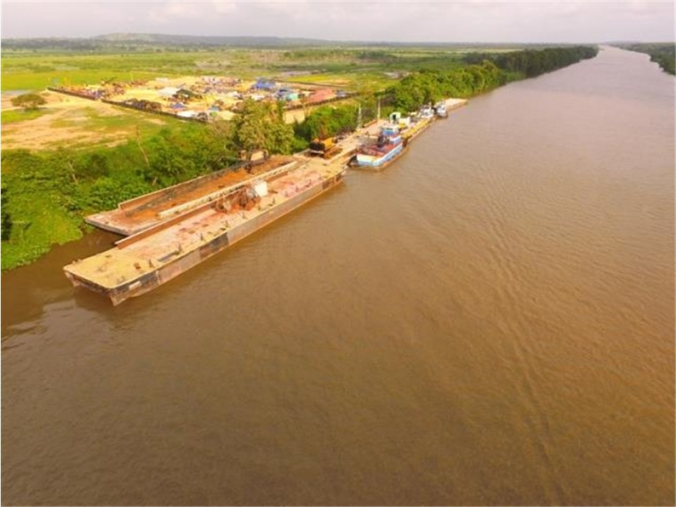 VENTA Lote sobre el canal del Dique