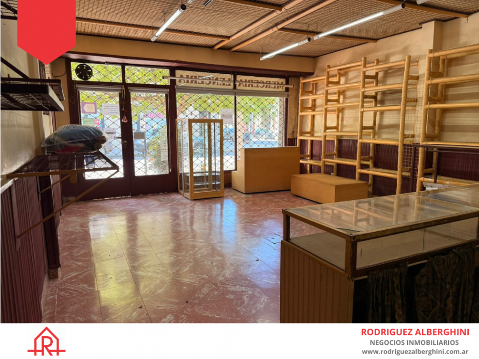 Local céntrico en alquiler (Calle 17 e/18 y 20) - 2