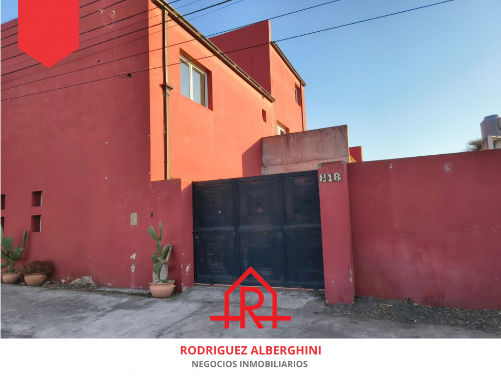 CASA EN ALQUILER (Calle 33 e/ 24 y 26)