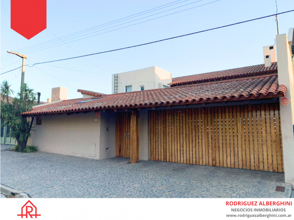 CASA EN VENTA (Calle 35 e/28 y 30) - 1