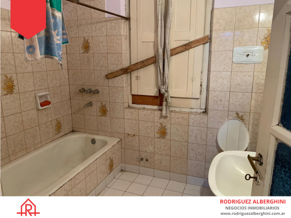 Casa+Local+Amplio garage/ deposito (Calle 29 e/20 y 22) - 5