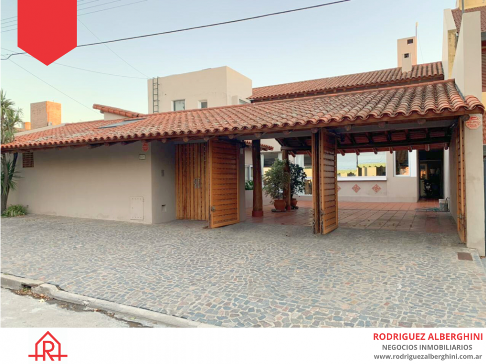 CASA EN VENTA (Calle 35 e/28 y 30) - 2