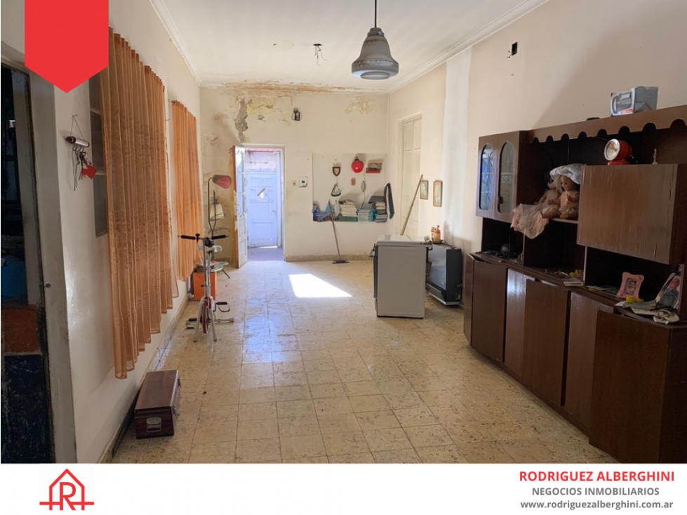 Casa+Local+Amplio garage/ deposito (Calle 29 e/20 y 22) - 3