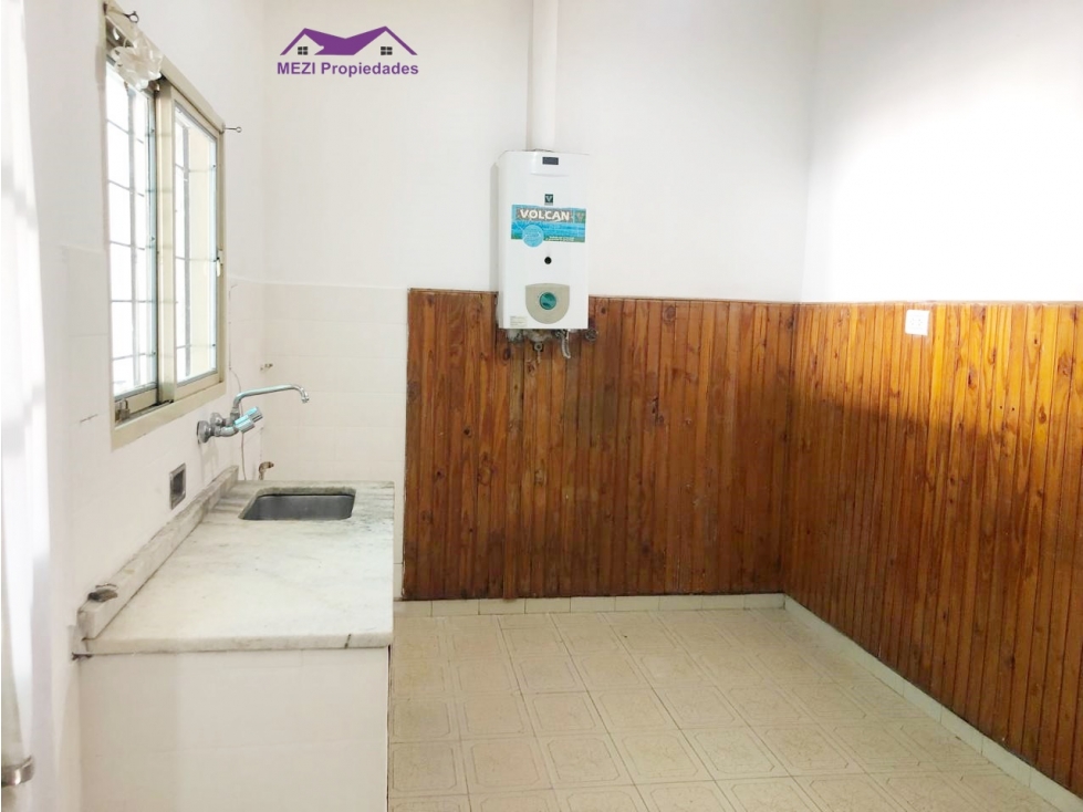 ALQUILO CASA C/ COCHERA DISPONIBLE EN NOVIEMBRE — foto 4