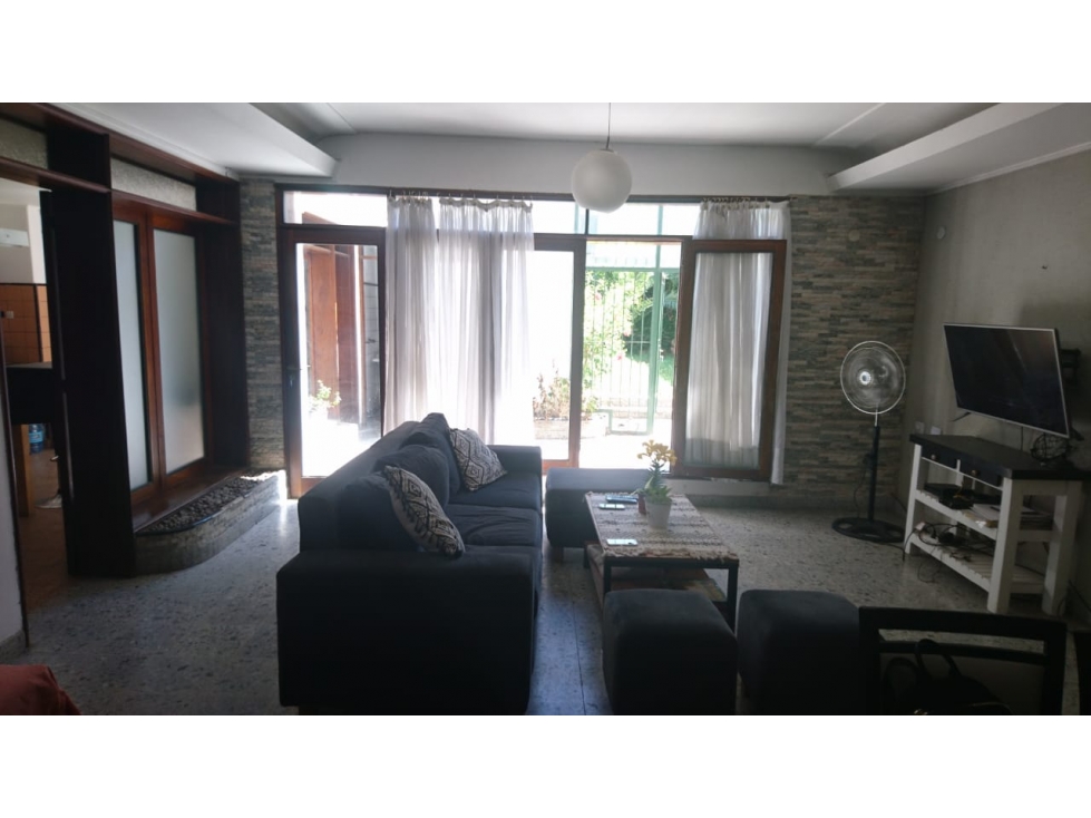Casa de 3 dormitorios con quincho y garaje Centro de La Plata