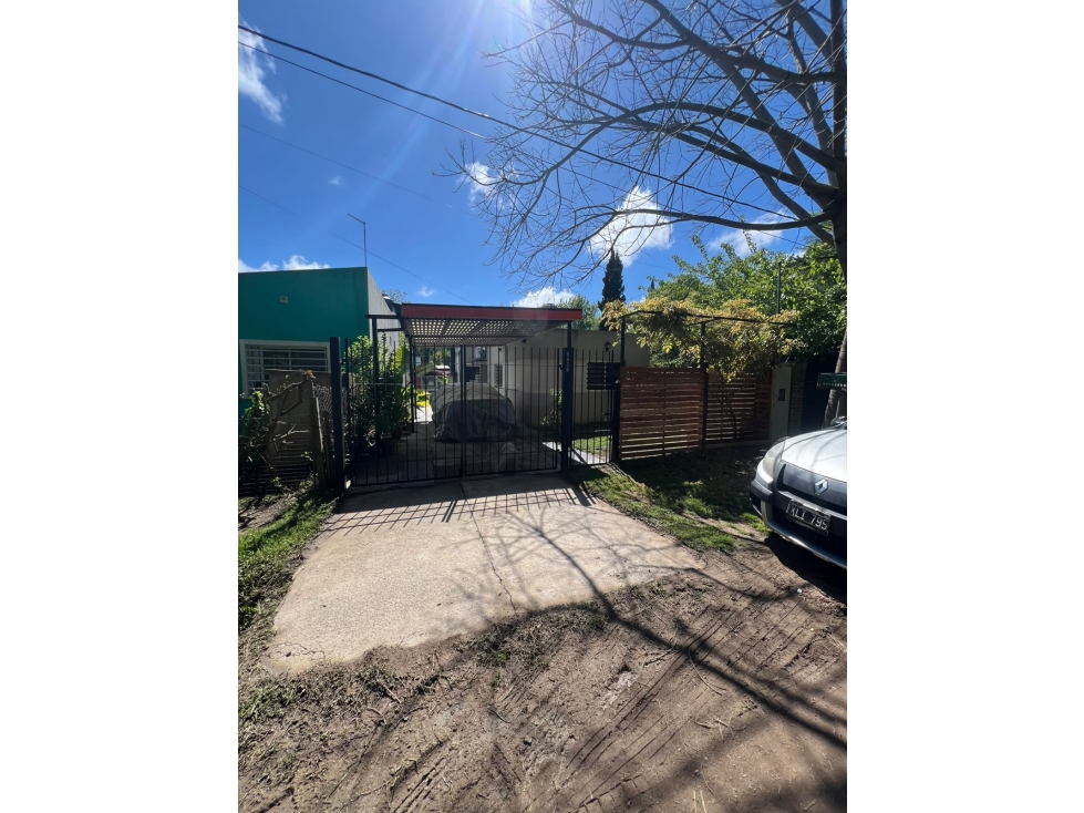 Casa de 2 dormitorios con pileta y quincho en Villa Garibaldi — foto 2