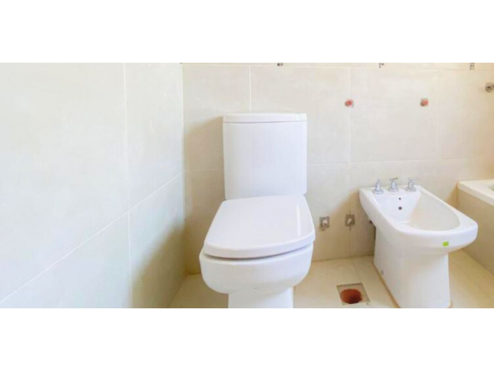 Calle 11 entre 517 y 518. - Duplex en Venta - 2