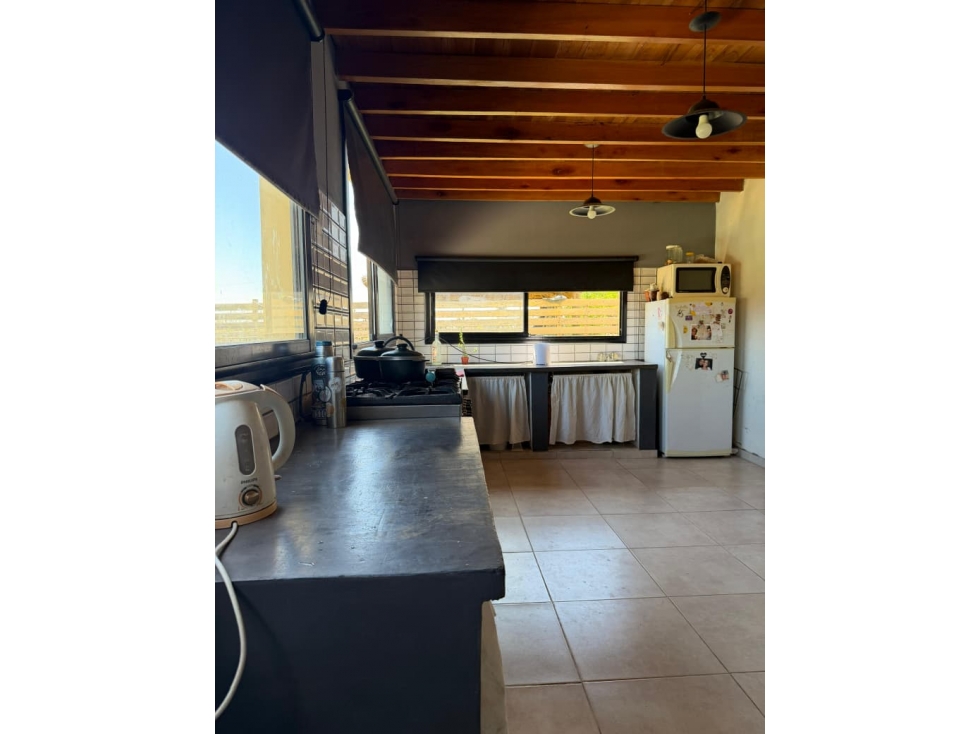 Casa 3 dormitorios con pileta y amplio lote La Plata — foto 5