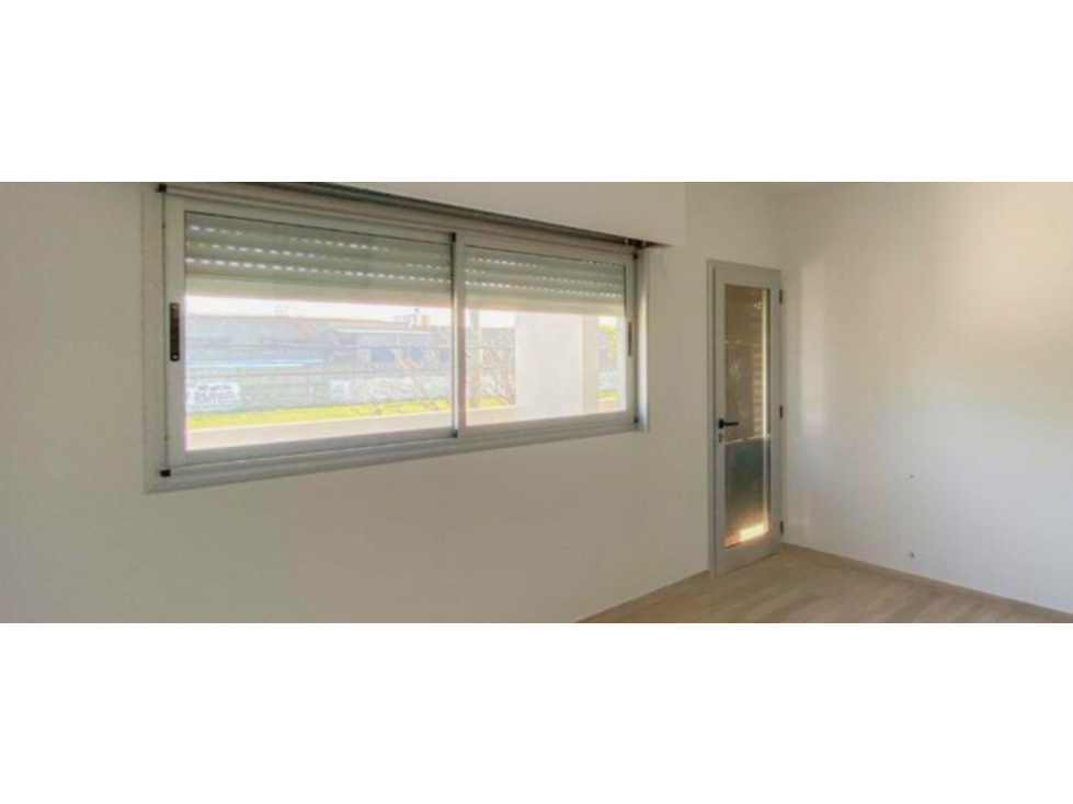 Calle 11 entre 517 y 518. - Duplex en Venta - 4