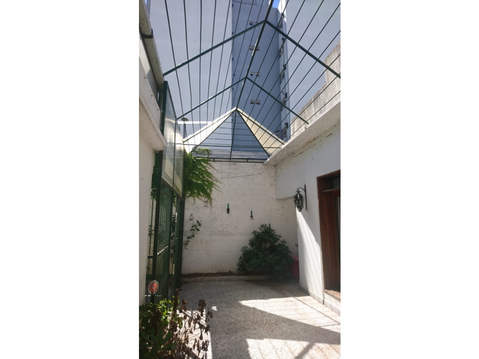 Casa de 3 dormitorios con quincho y garaje Centro de La Plata — foto 2