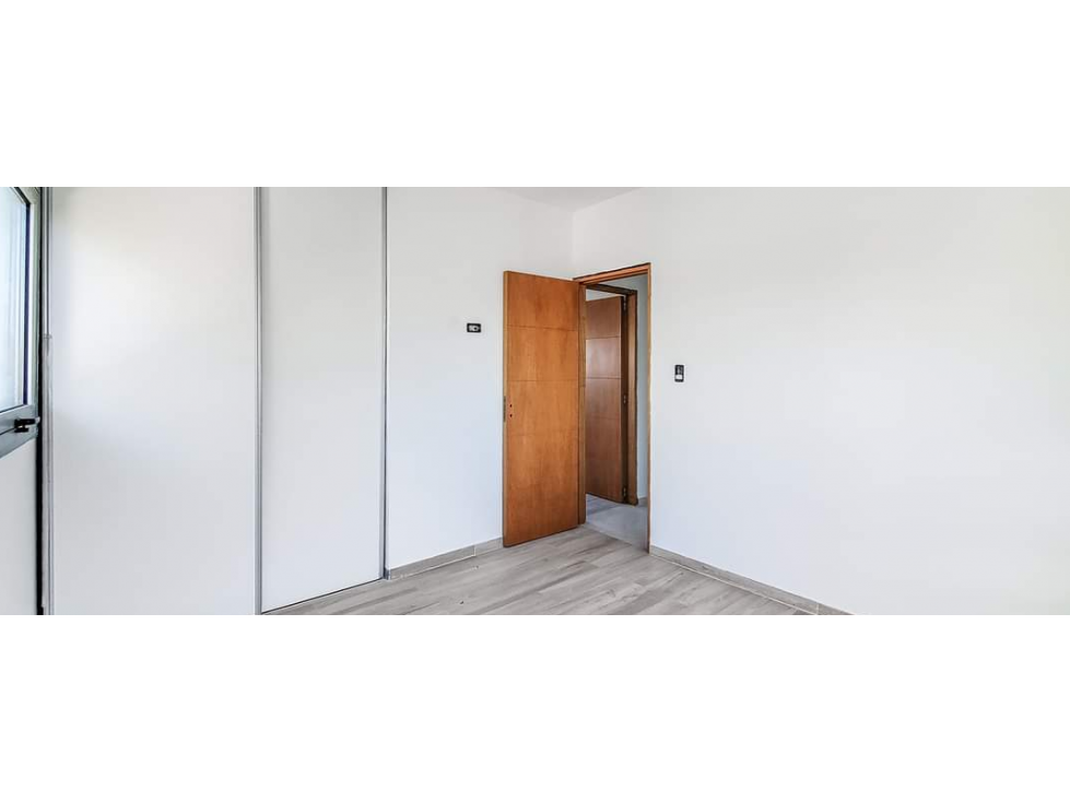 Calle 11 entre 517 y 518. - Duplex en Venta - 5