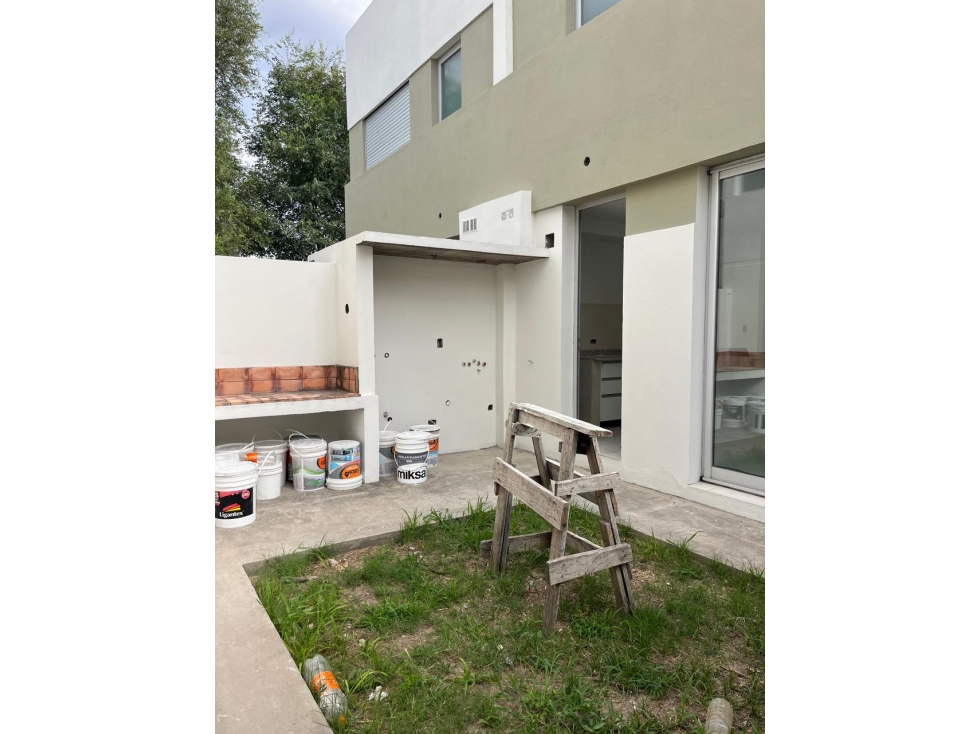 Dúplex de 2 dormitorios con cochera a estrenar Ringuelet — foto 2