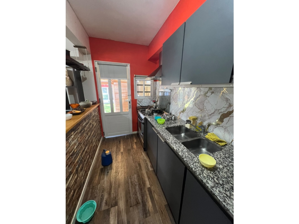 Casa de 2 dormitorios con pileta y quincho en Villa Garibaldi — foto 6