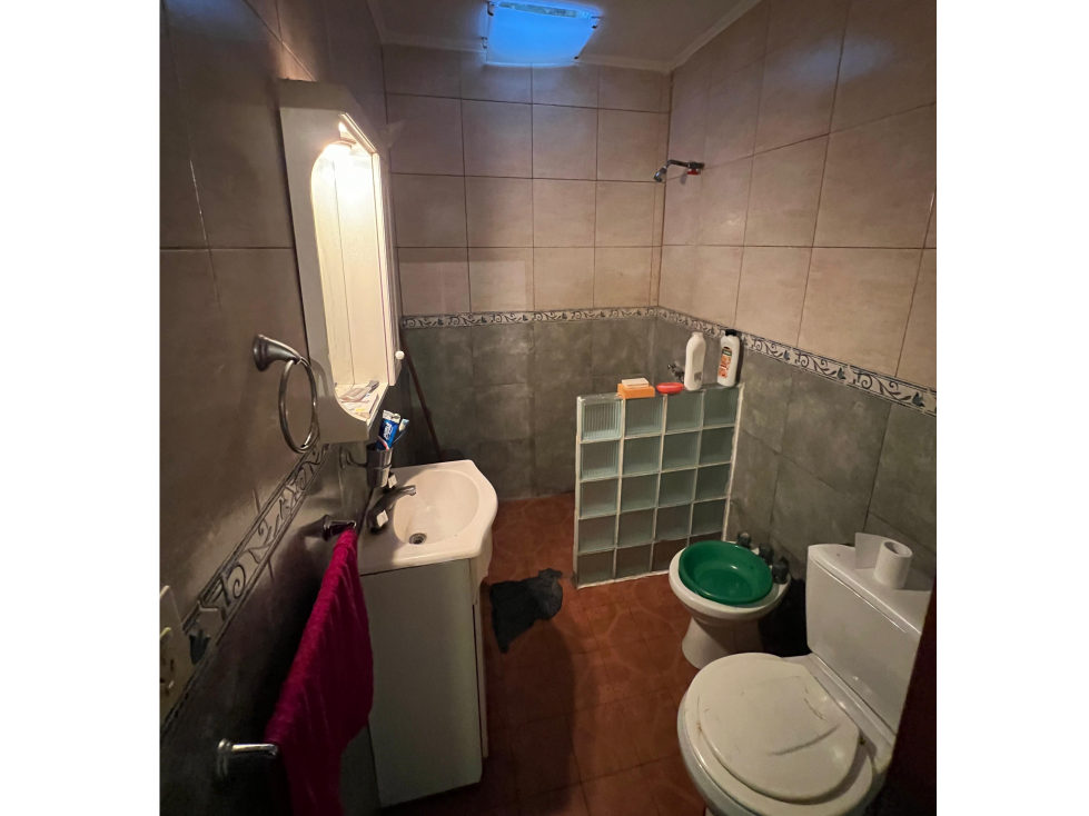Calle 10 y 491, Gonnet - Casa en Venta - 5