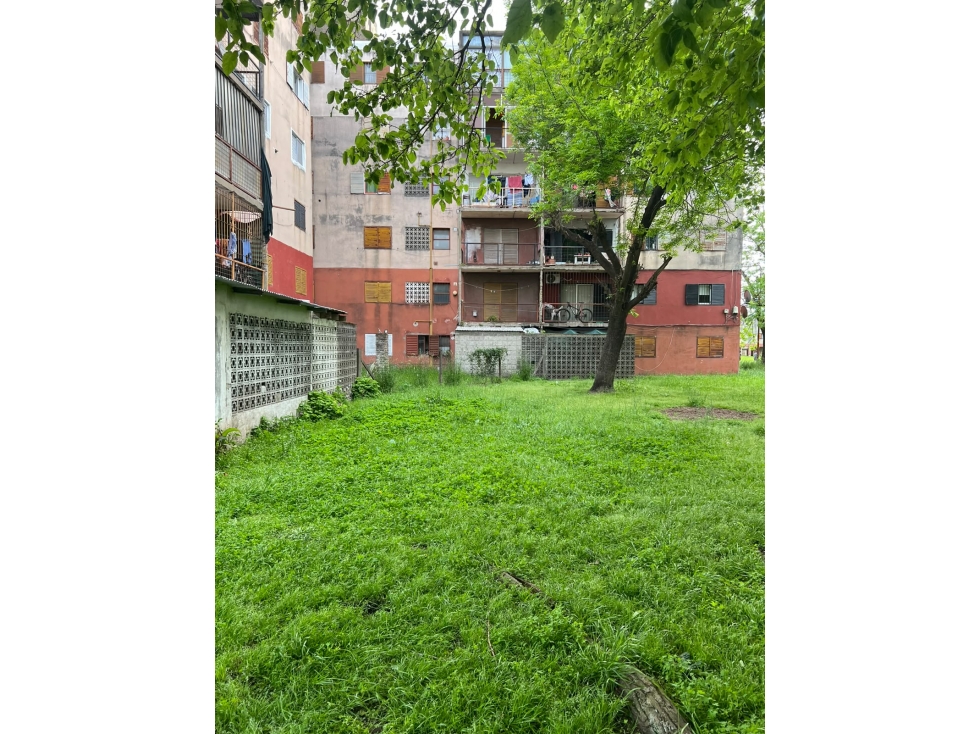 Departamento de 2 dormitorios con balcón-La Plata