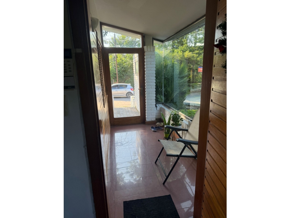 Casa de tres dormitorios con pileta y gas natural en villa carlos paz - 2