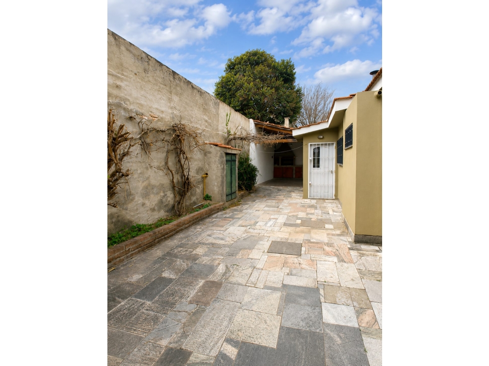 Hermosa casa en venta B° Manantiales - 3