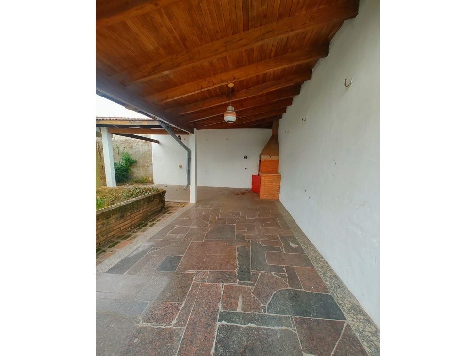 Hermosa casa en venta B° Manantiales - 4