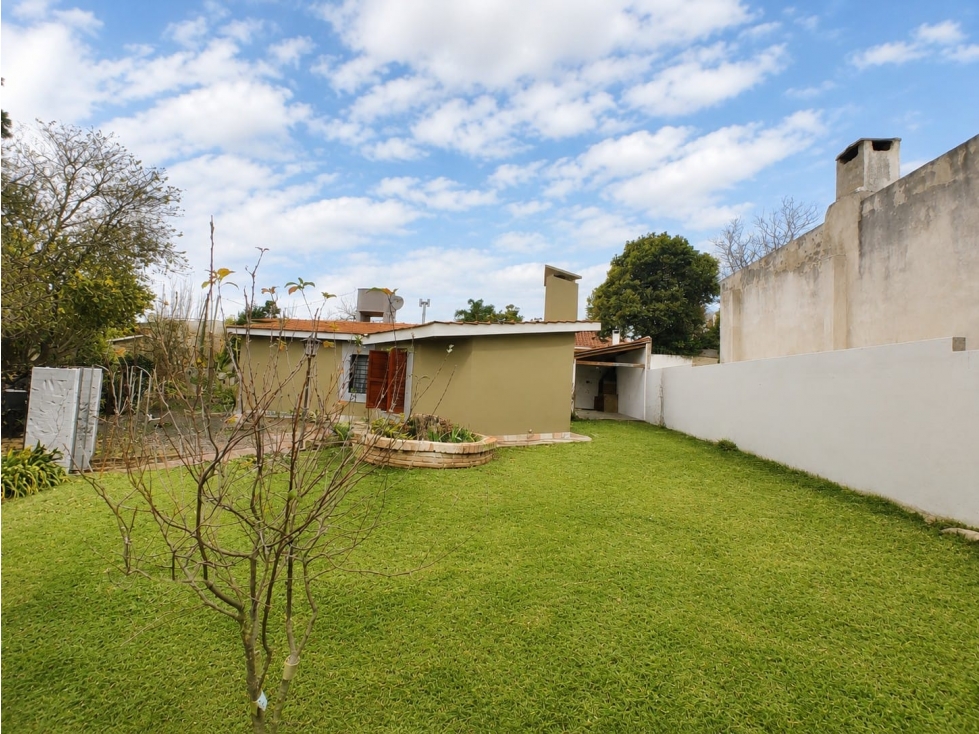 Hermosa casa en venta B° Manantiales - 1