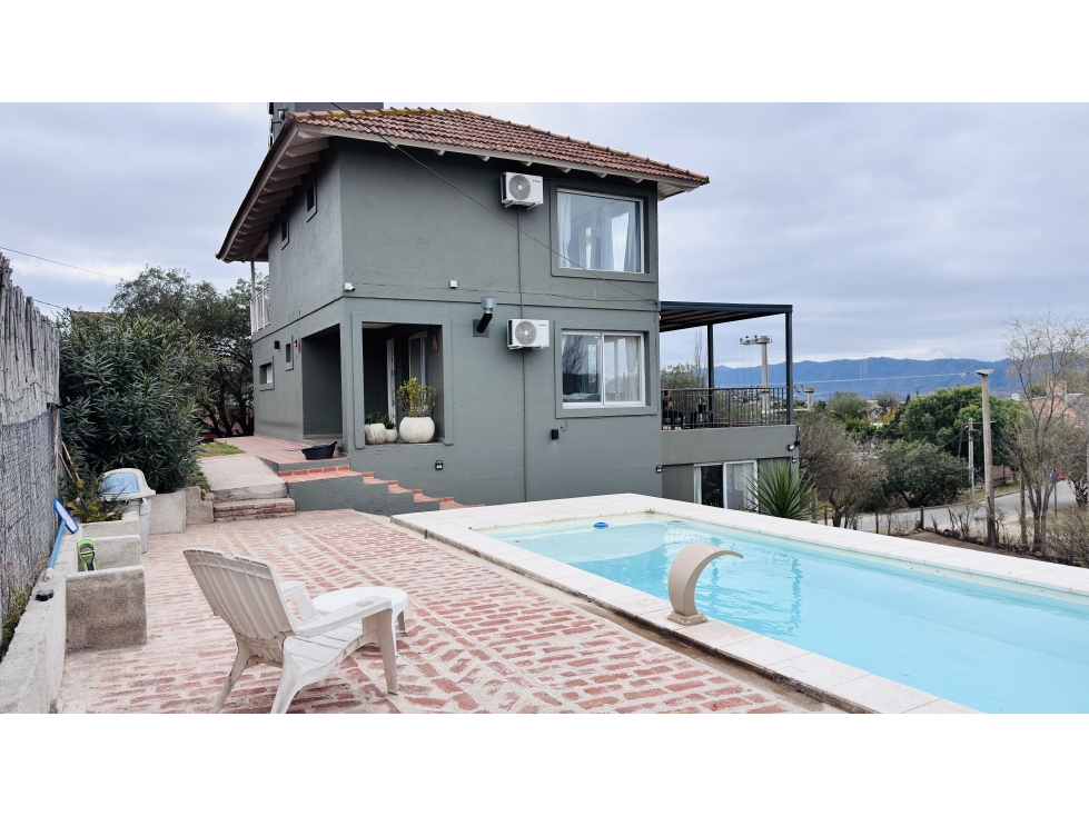 Casa en venta en carlos paz, apta credito, recibe departamento. - 2