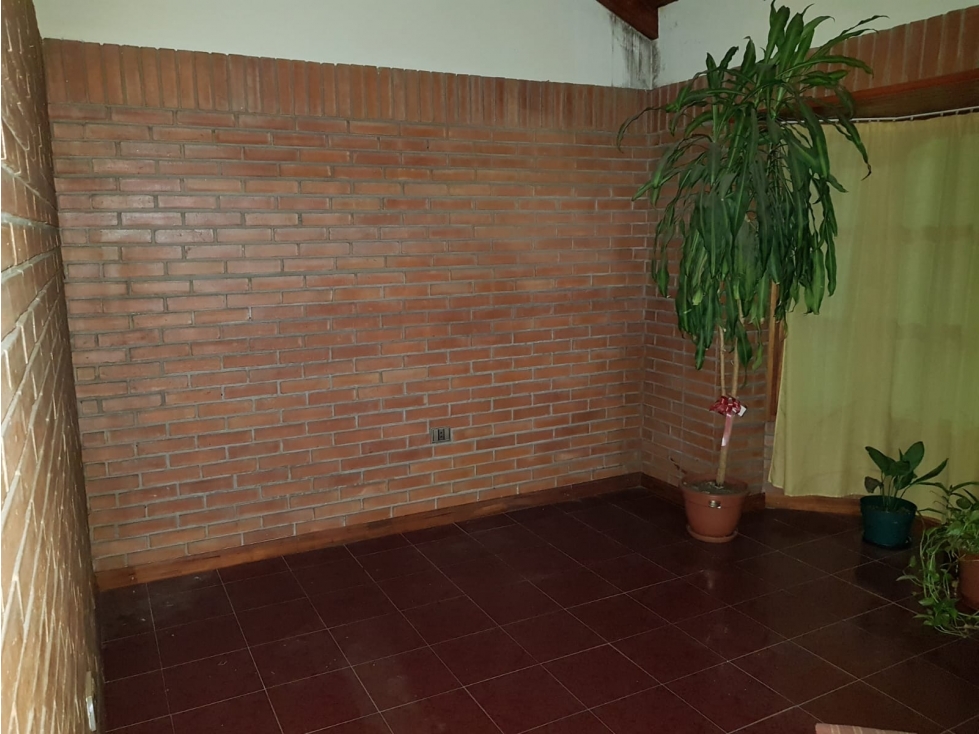 Casa 3 dorm Amplio Patio cerca de P Sarmiento - 4