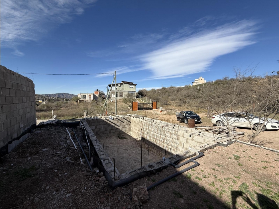Casa 2 dormitorios, pileta y cochera a estrenar en Estancia Vieja - 4