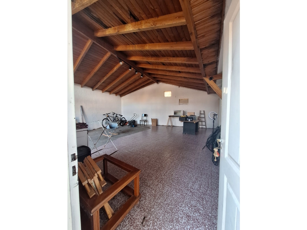 Casa con un departamento y salon a metros del río de playas de oro - 3