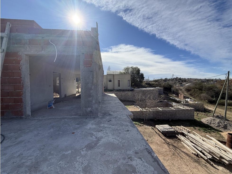 Casa 2 dormitorios, pileta y cochera a estrenar en Estancia Vieja - 6