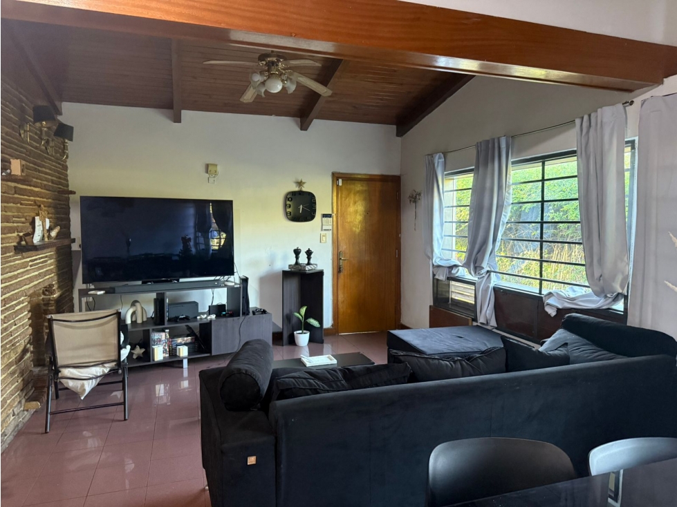 Casa de tres dormitorios con pileta y gas natural en villa carlos paz - 6