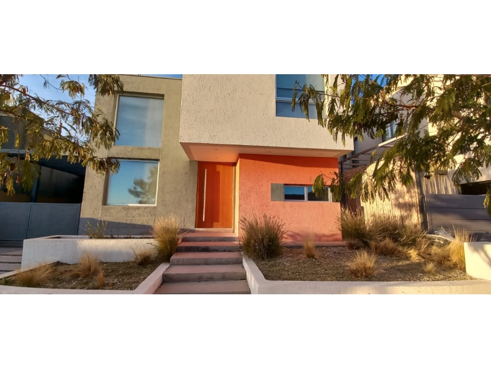 Alquiler Casa 3 Suites en Barrio La Bastilla, Mendoza - 2