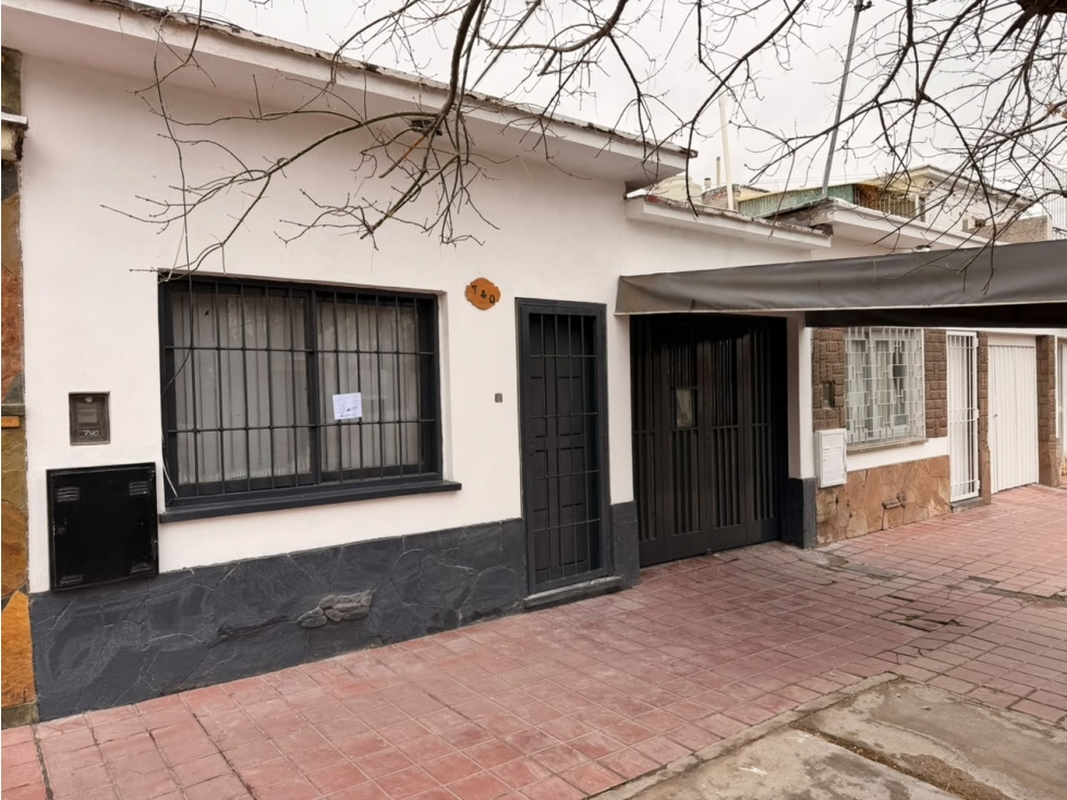 Casa de 2 dormitorios con cochera en alquiler Nueva Ciudad Guaymallén