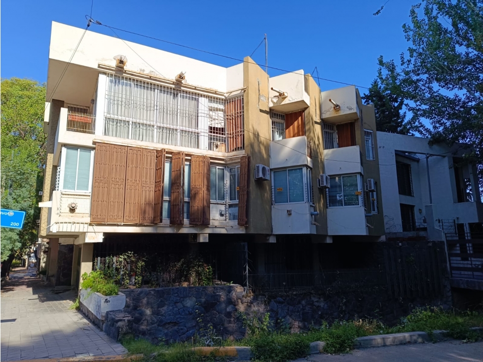 Venta Edificio Esquina Gran Potencial Quinta Sección Mendoza - 2