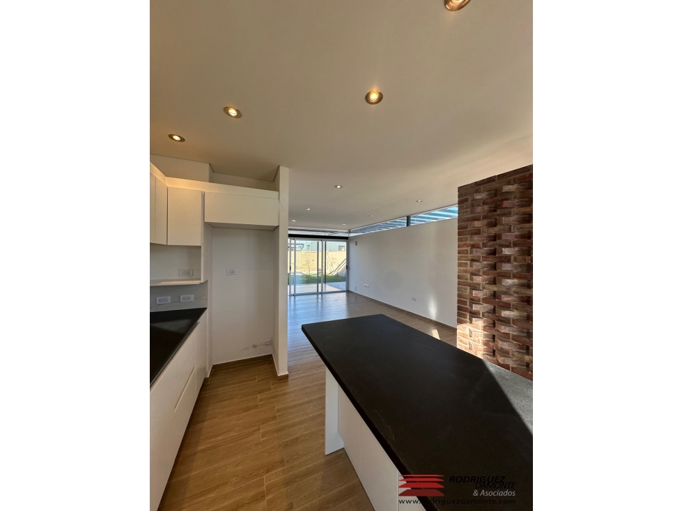VENTA CASA A ESTRENAR EN BARRIO LAR DE TERRADA LUJÁN DE CUYO - 4