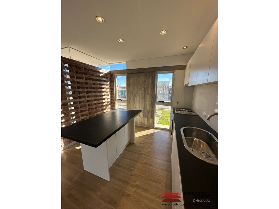 VENTA CASA A ESTRENAR EN BARRIO LAR DE TERRADA LUJÁN DE CUYO - 5