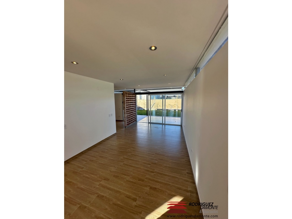 VENTA CASA A ESTRENAR EN BARRIO LAR DE TERRADA LUJÁN DE CUYO - 3