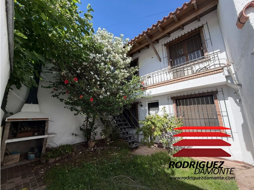 CASA EN VENTA | CALLE URUGUAY, CIUDAD DE MENDOZA - 1