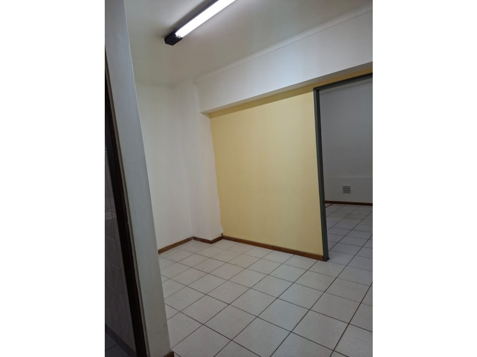 OFICINA EN ALQUILER - 3