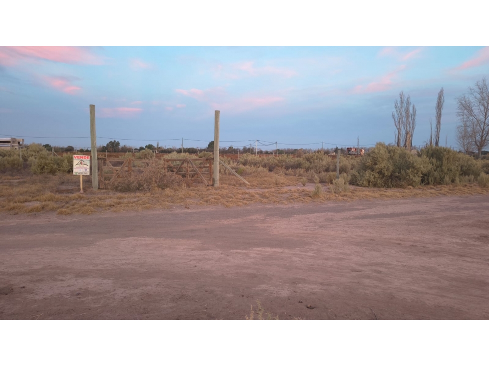 LOTE EN LAS PAREDES - 1