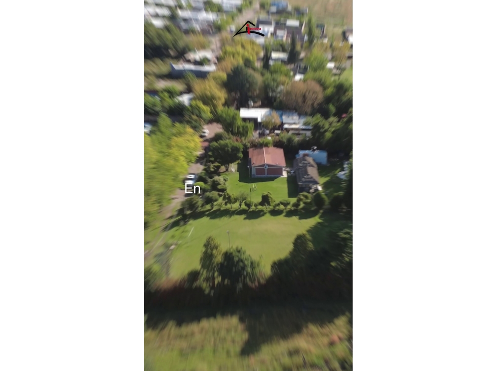 Casa con 8.000 m², pileta y quincho en Cuadro Nacional - 5
