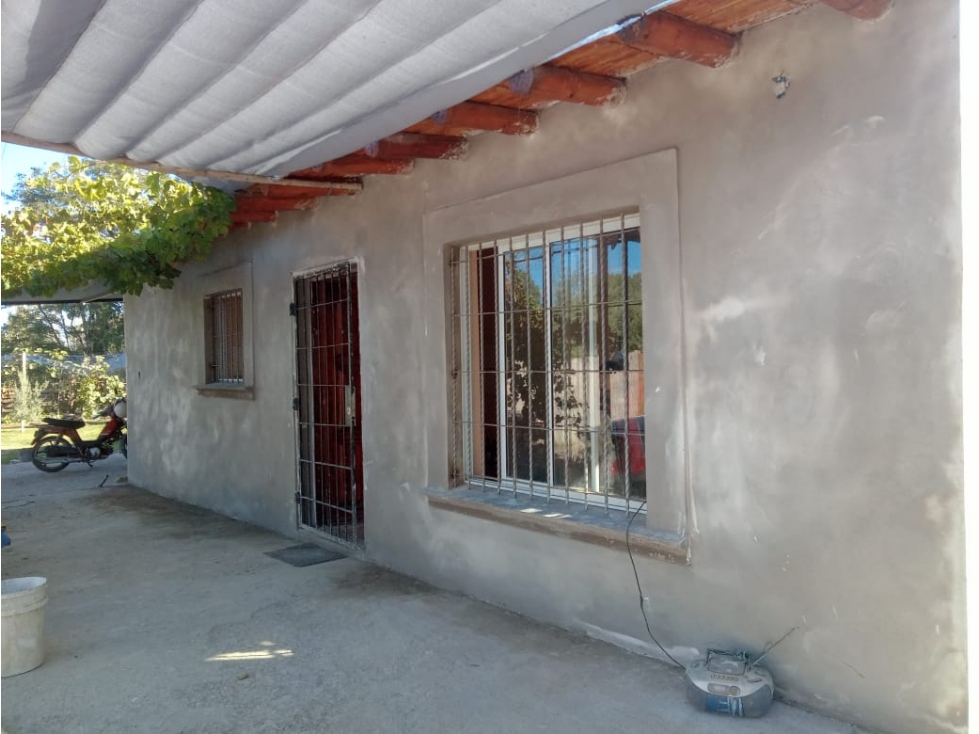 VENTA DE CASA CON AMPLIO TERRENO- SANTA MARIA DE ORO, RIVADAVIA - 2