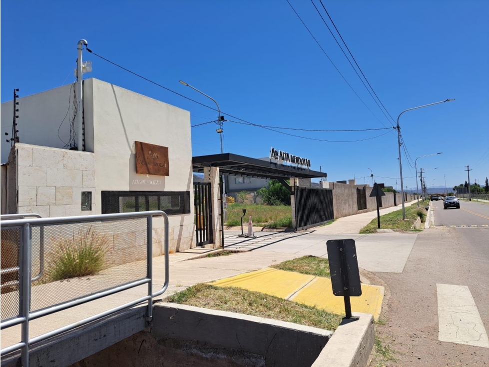 VENTA DÚPLEX B° SEMIPRIVADO ALTA MENDOZA II- CHALLAO, LAS HERAS - 1