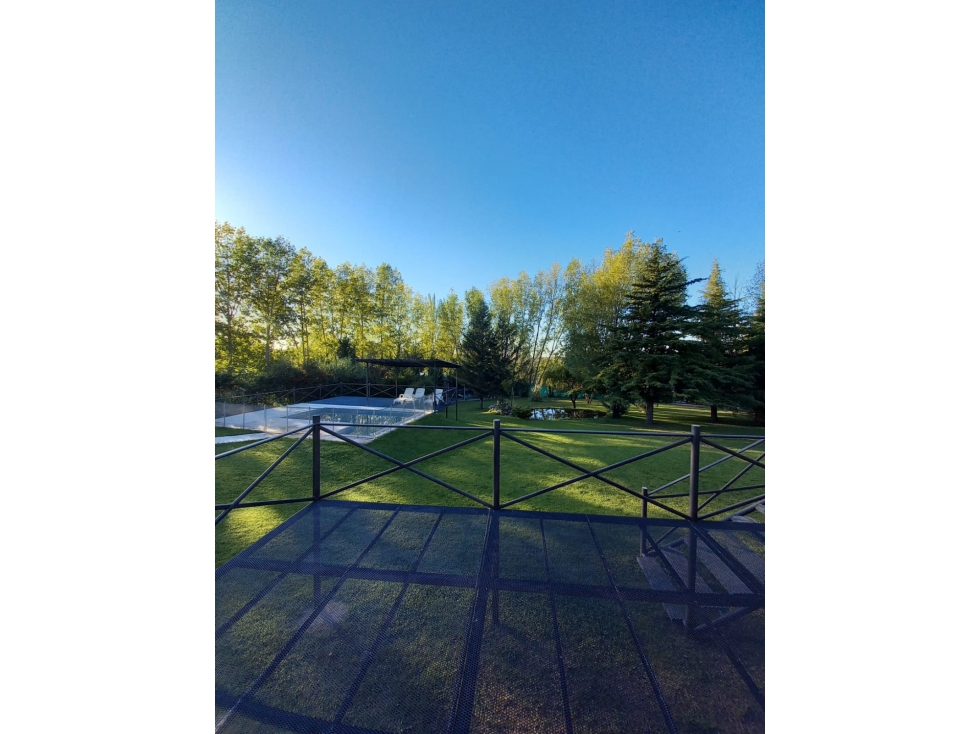 VENTA CHALET CON PISCINA Y PARQUIZADO- LAS COMPUERTAS, LUJAN DE CUYO. — foto 3