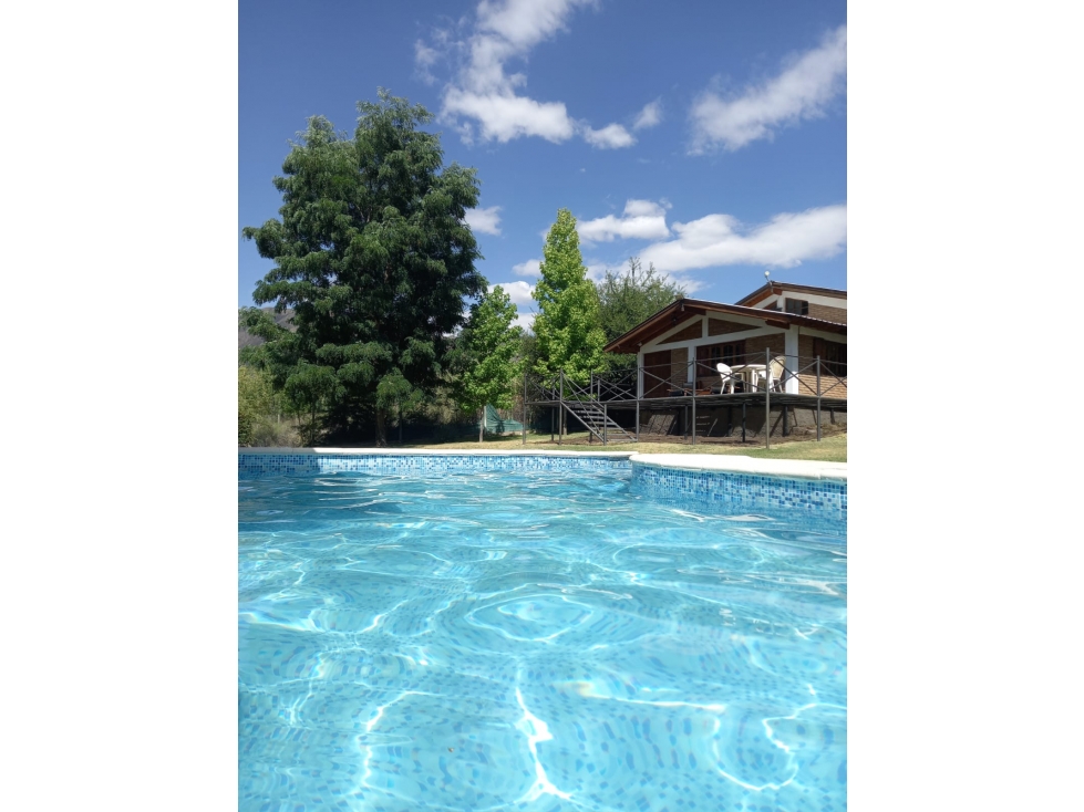 VENTA CHALET CON PISCINA Y PARQUIZADO- LAS COMPUERTAS, LUJAN DE CUYO. — foto 2