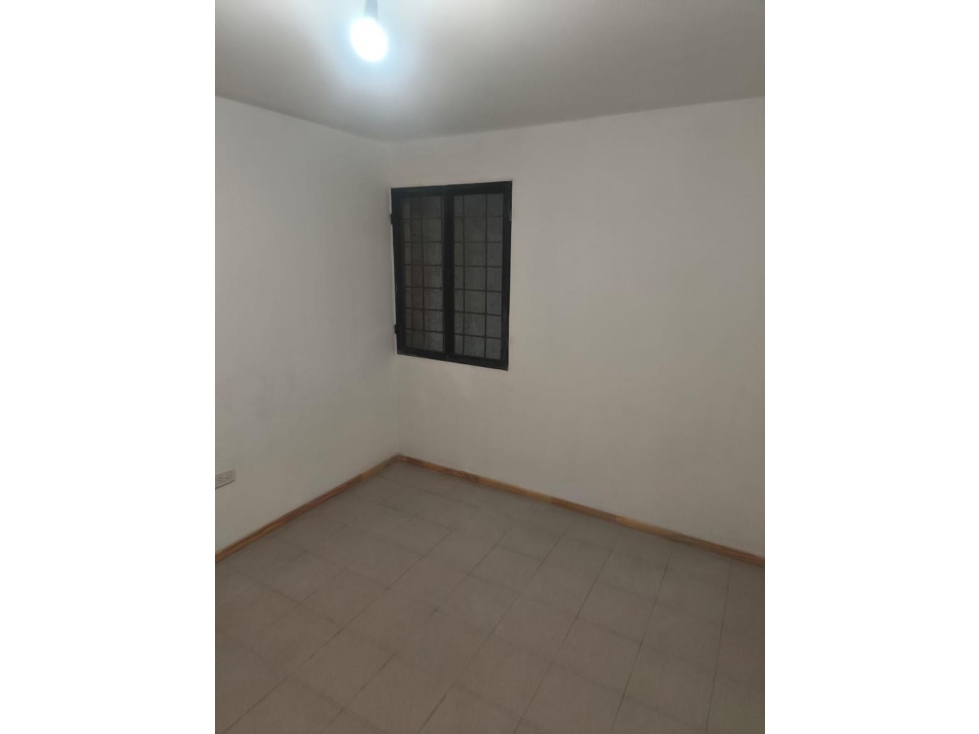 VENTA DPTO FRONTAL UBICACION PRIVILEGIADA - CALLE LAVALLE,GODOY CRUZ - 4