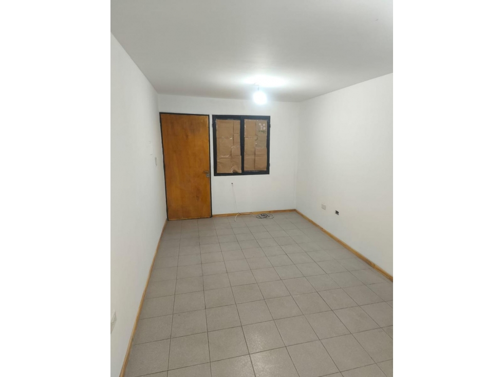 VENTA DPTO FRONTAL UBICACION PRIVILEGIADA - CALLE LAVALLE,GODOY CRUZ - 2